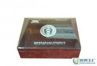 精品工藝紅木禮盒+雕刻+貼金箔紙[供應(yīng)]_竹木包裝制品_世界工廠(chǎng)網(wǎng)中國(guó)產(chǎn)品信息庫(kù)